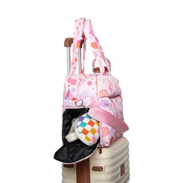 Beach Seashells Weekend Bag has multiple pockets