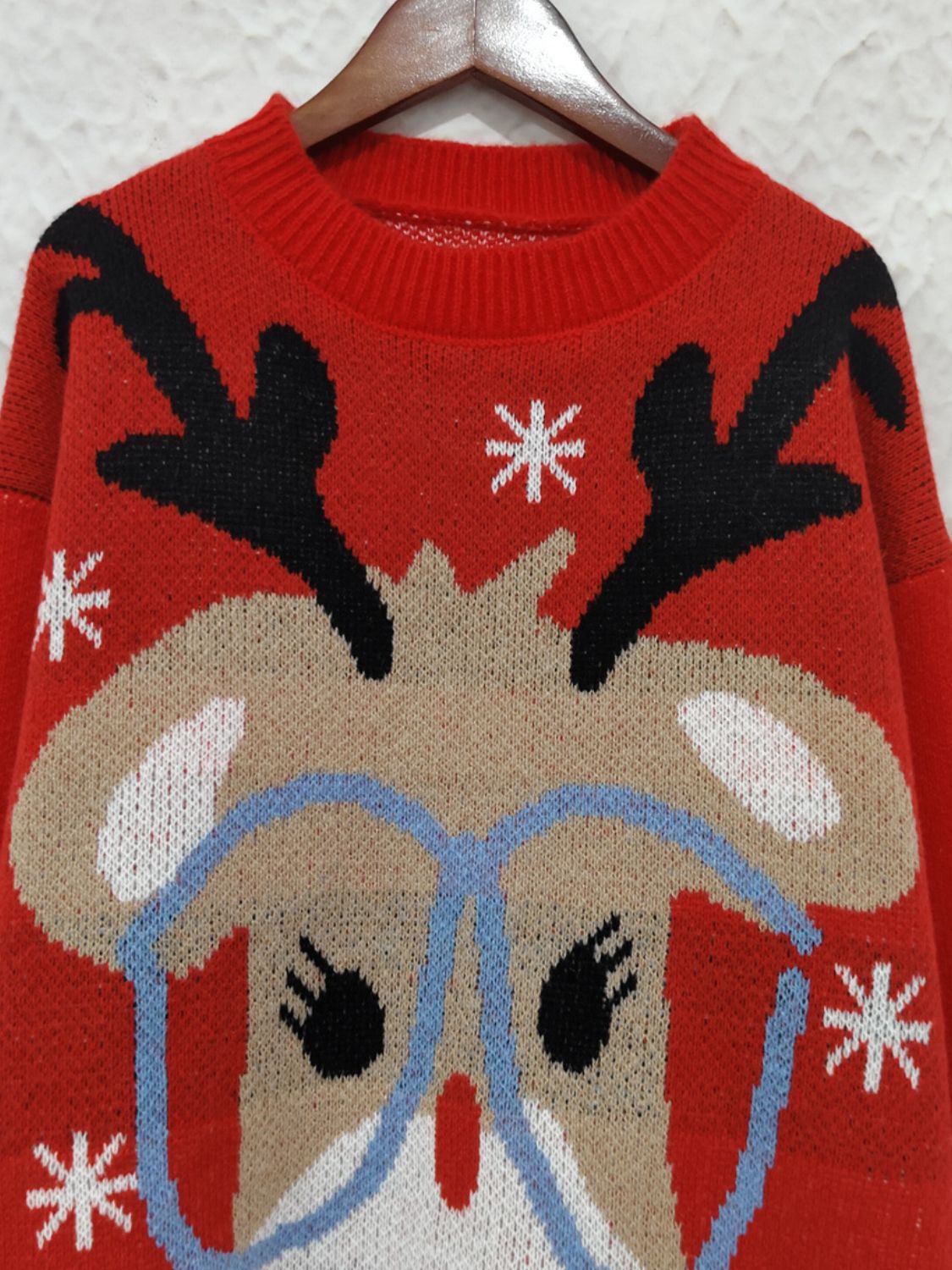 Reindeer Round Neck Dropped Shoulder Sweater in scarlet