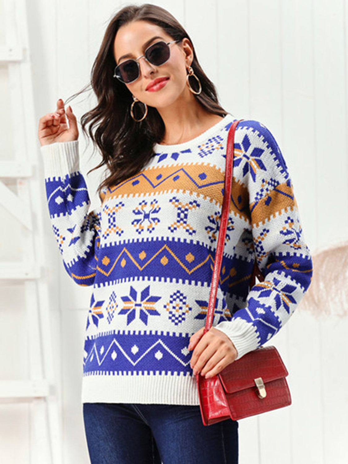 Snowflake Pattern Round Neck Sweater in white