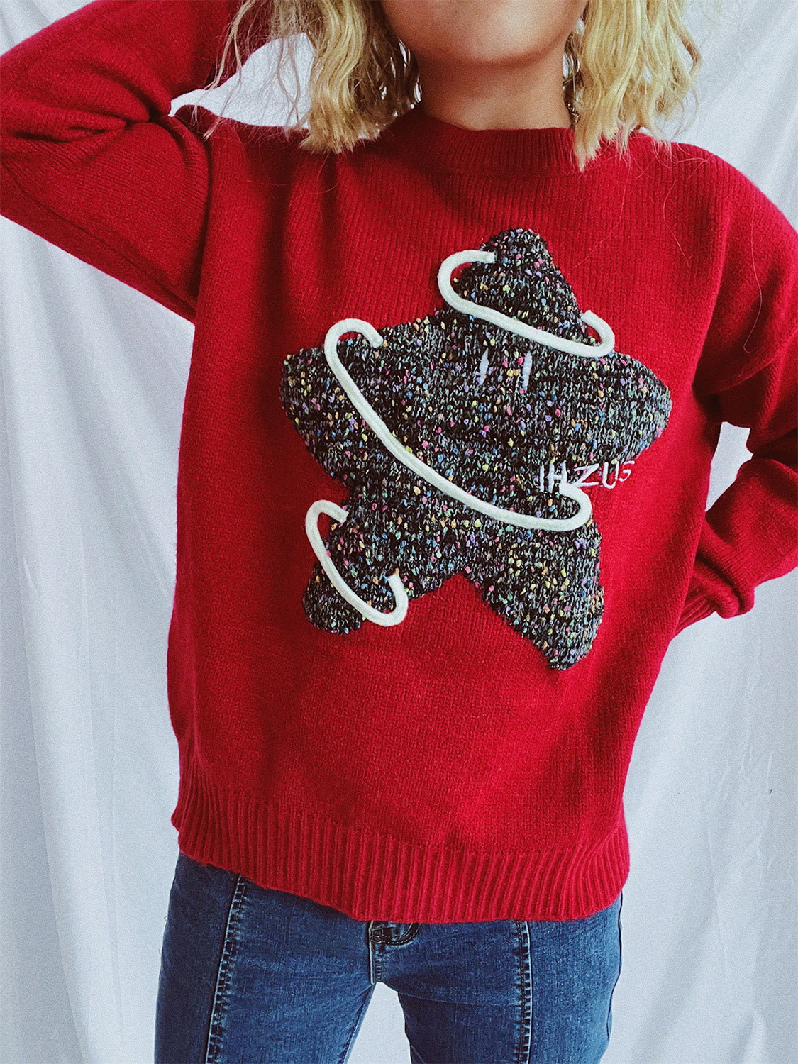 Contrast Star Round Neck Long Sleeve Sweater in scarlet