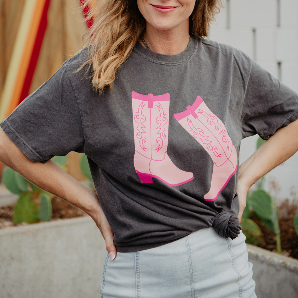 Kicking Boots Western Cowgirl T-Shirt in pepper