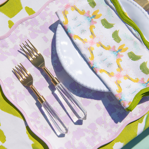 Mosaic Lavender Scalloped Placemats with Dogwood Scalloped Dinner Napkin