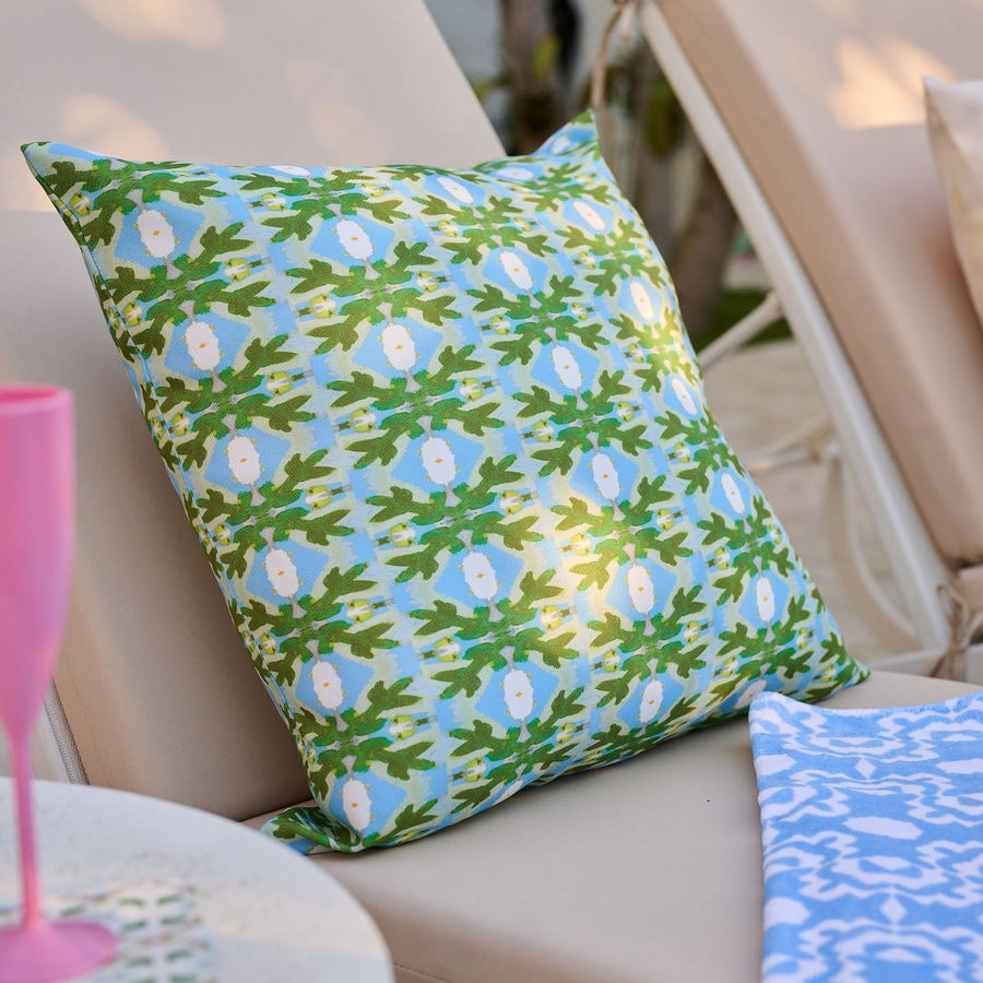 Aprés Ski Outdoor Pillow