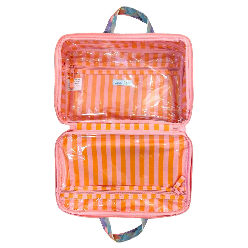 Antigua Smile Travel Case has a plastic lined interior