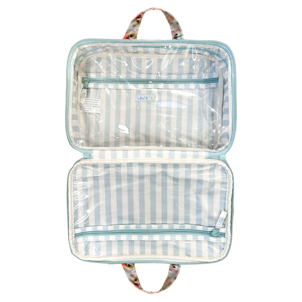 Brooks Avenue Travel Case has a plastic lined interior