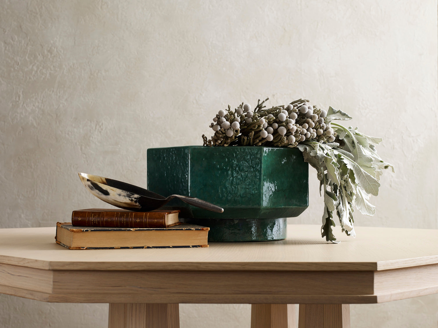 Markus Bowl lifestyle setting