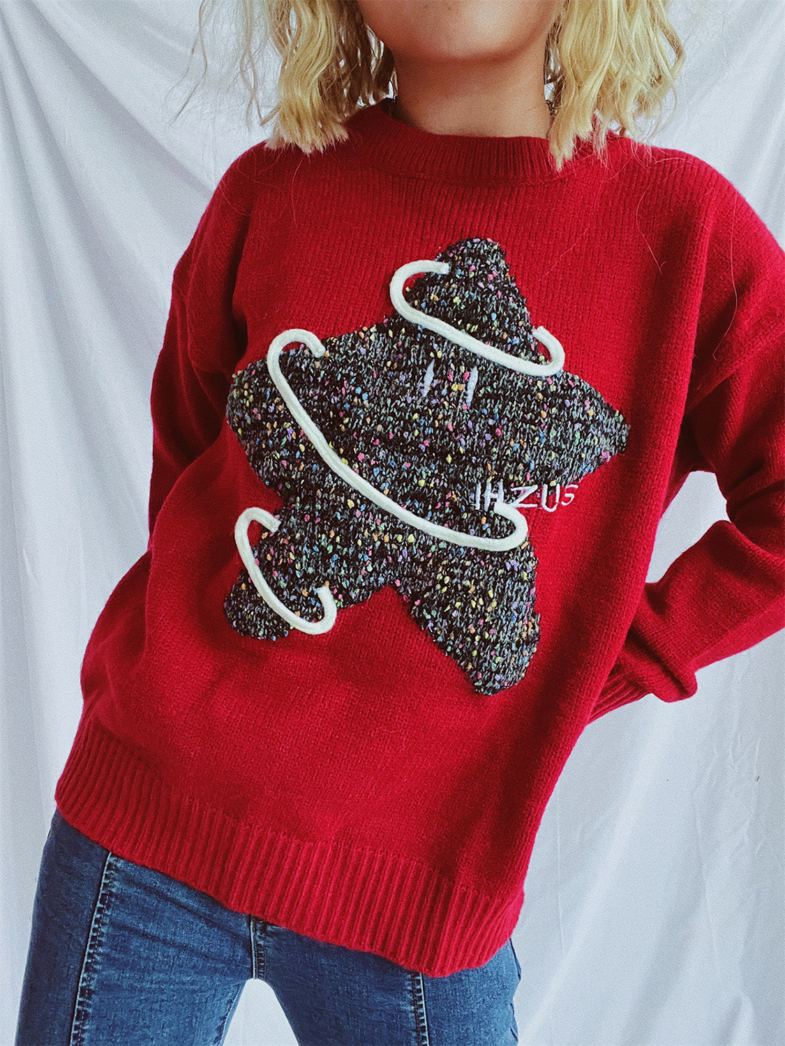 Contrast Star Round Neck Long Sleeve Sweater in scarlet