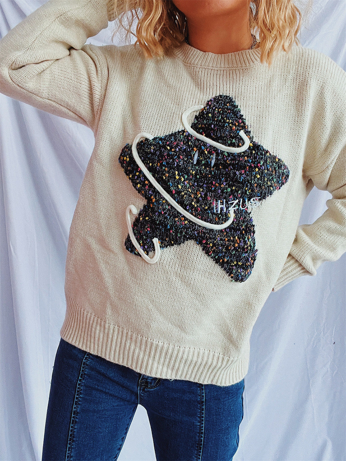 Contrast Star Round Neck Long Sleeve Sweater in beige