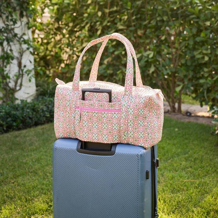 Gasparilla Signature Duffel Bag has a trolley sleeve for extra travel convenience