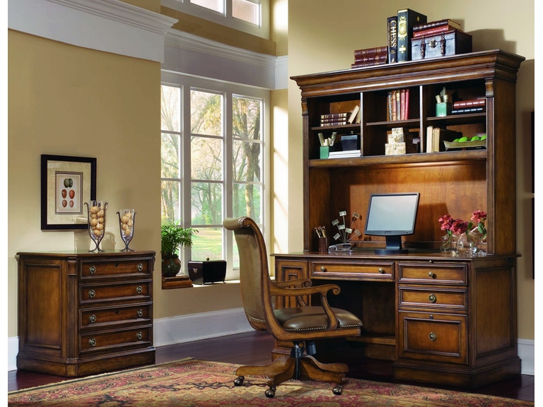 Brookhaven Desk Chair traditional style in cherry and leather from Hooker Furniture lifestyle 2